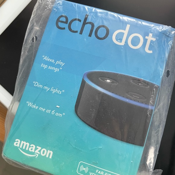 Amazon Echo dot 2nd Generation - Picture 1 of 3